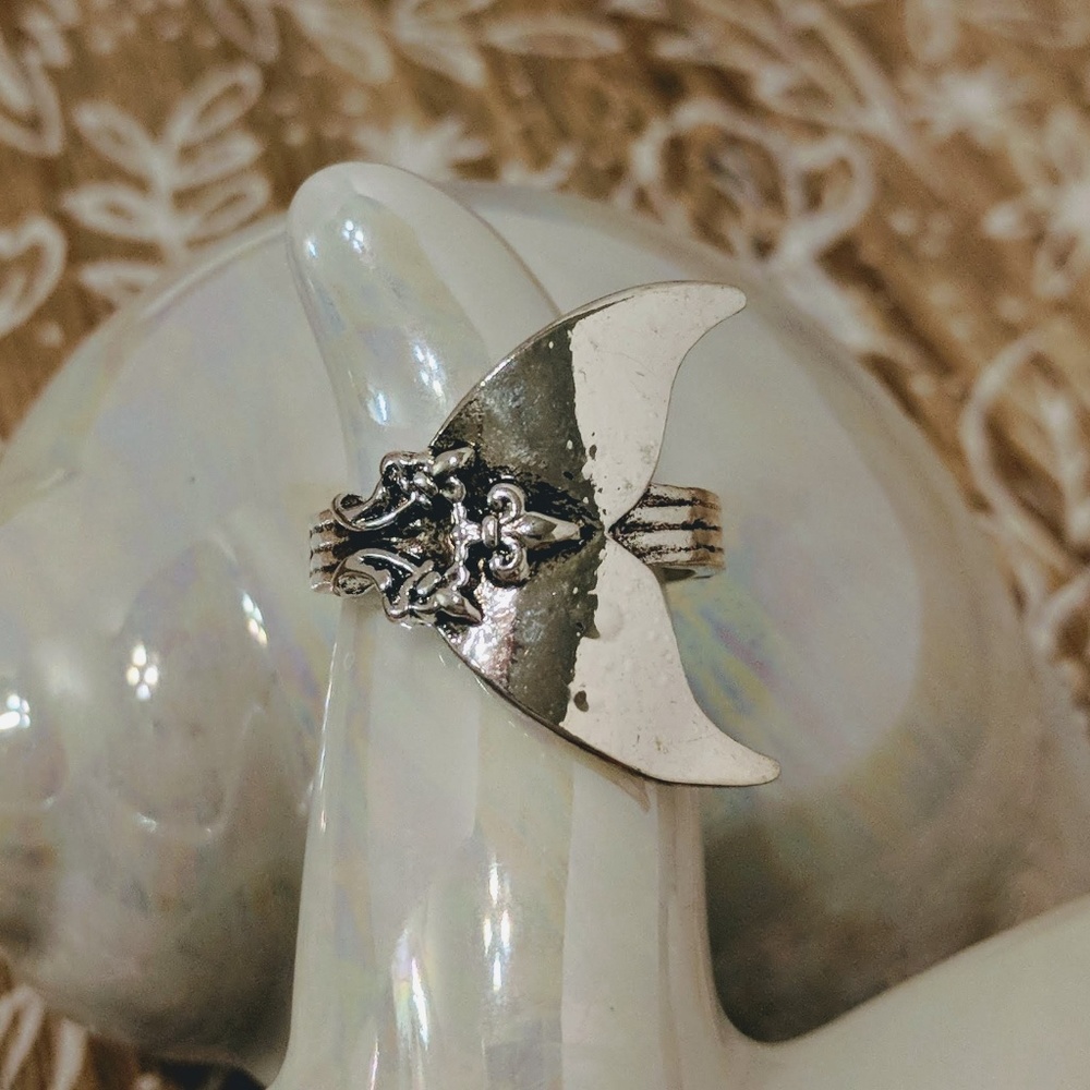 Scroll-Detailed Silver Mermaid Tail Ring
